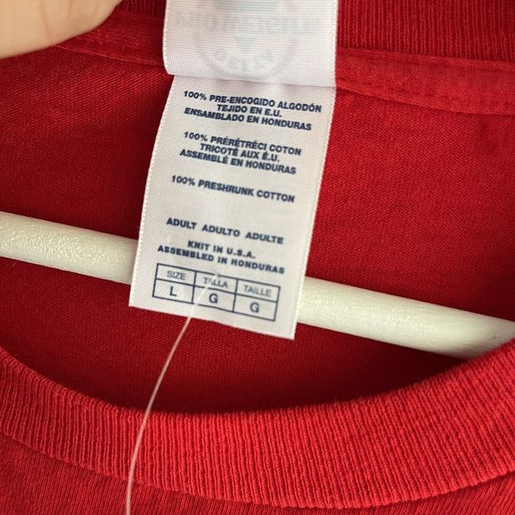 Delta Beer Graphic Print Tshirt Men Size L Jersey Knit Red Multicolor Bottles - Picture 9 of 11